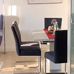 شقة 